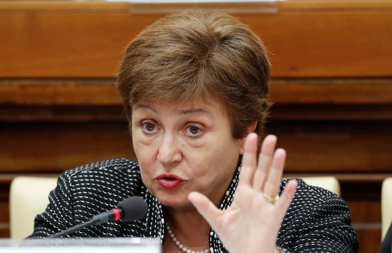 Мировая экономика восстанавливается, но, возможно, теряет импульс -- глава МВФ